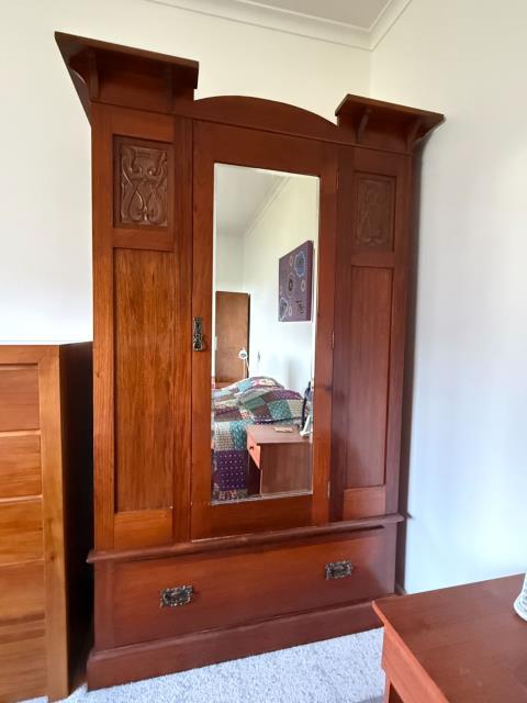 070 · Bedroom Wardrobe (Used)