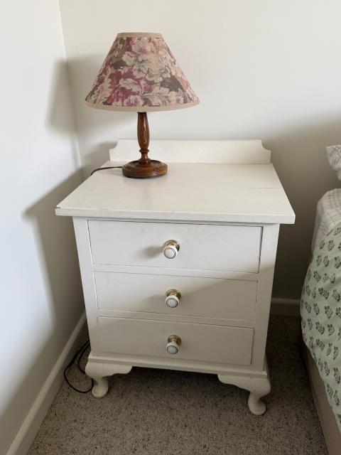 076 · Bedside Table 3 Drawer & Lamp (Used)