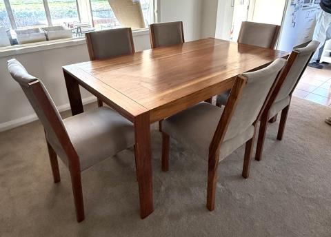 078 · Timber Dining Suite (Used)