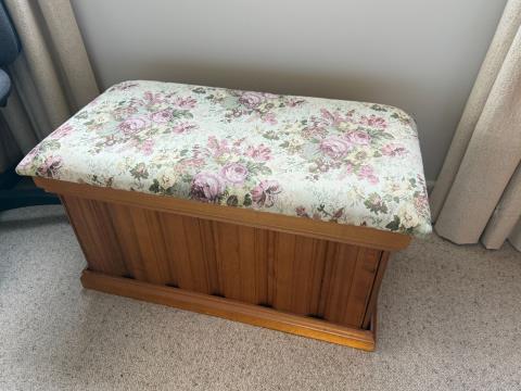 081 · Timber Linen Box (Used)