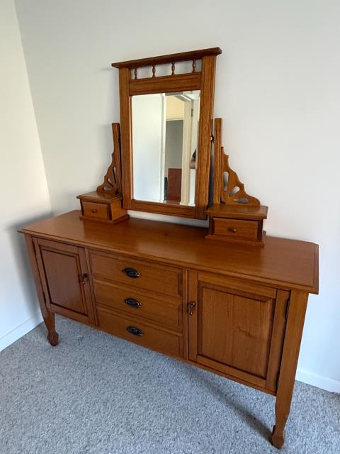 083 · Bedroom Dresser (Used)