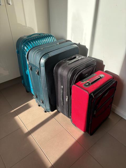 091 · Suitcases & Bags (Used)