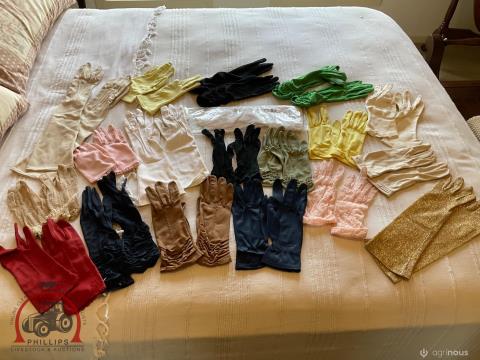 009 · Bag Of Vintage Ladies Dress Gloves