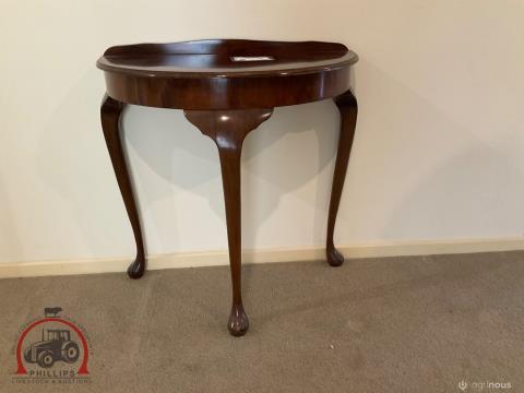 056 · Hall Table