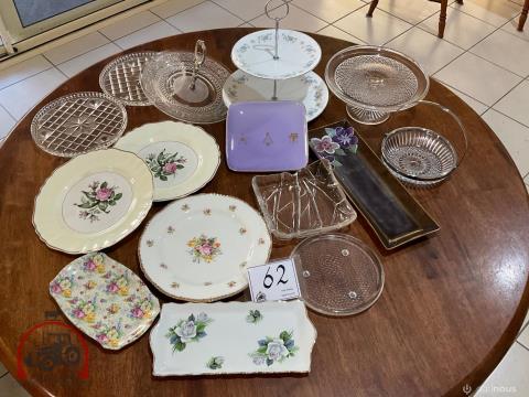 062 · Assorted Cake Plates
