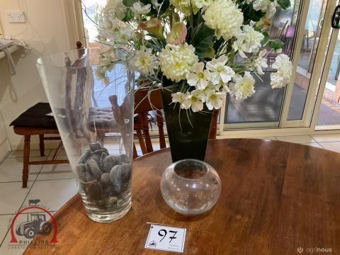 097 · 2 x Large Vases