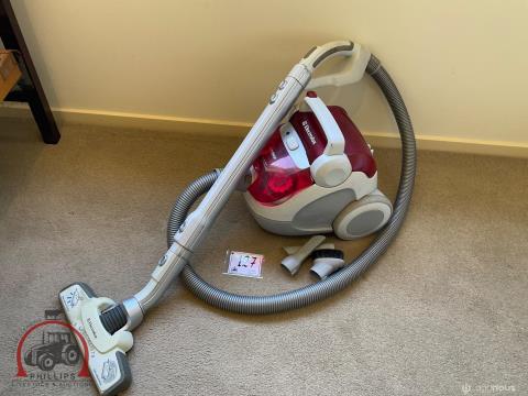 127 · Electrolux Vacuum Cleaner