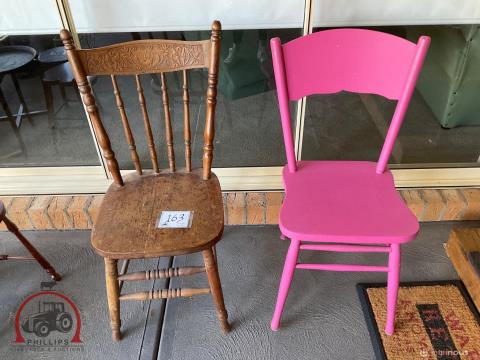 163 · 2 x Vintage Wooden Chairs