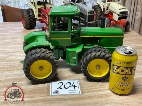 204 · Model: John Deere Articulated 4WD Tractor