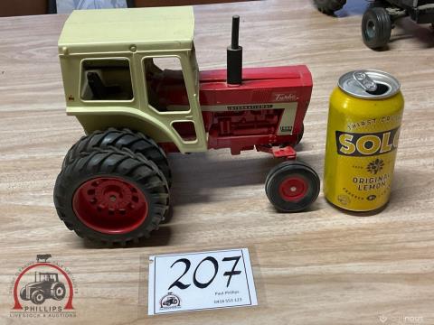 207 · Model: International 1466 Turbo Tractor