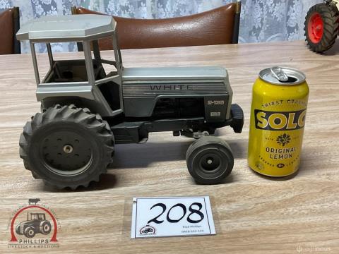 208 · Model: White 2-135 Field Boss Tractor