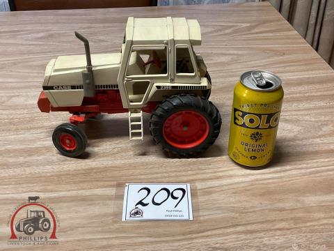 209 · Model: CASE 2390 Tractor