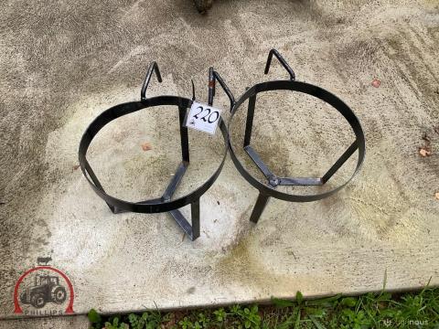 220 · 2 x Bucket Holders