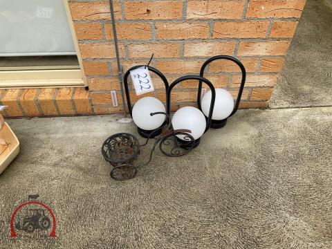 222 · 3 x Lights & 1 Plant Holder