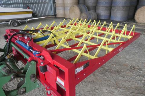 008 · Jadan Multi-Pack Bale Grab