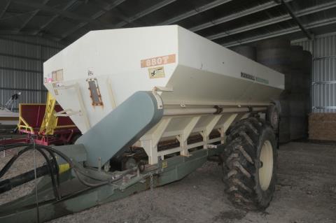 010 · Marshall 880T Trailing Spreader
