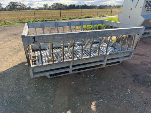 030 · Sheep Hay Feeder Rack 1