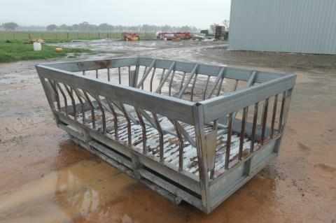 031 · Sheep Hay Feeder Rack 2