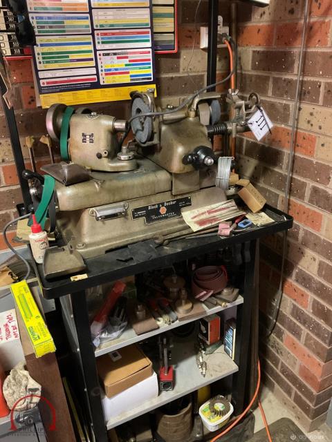 111 · Black & Decker Valvemaster Refacer (Used)