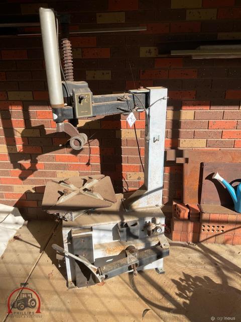 140 · Radum - RDMH GC802 Tyre Remover (Used)