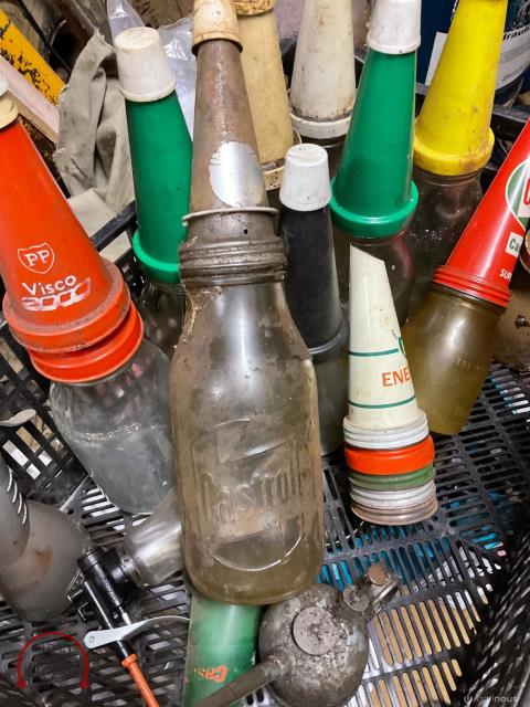 286 · Assorted Oil Bottles (Some Tin Tops) (Used)