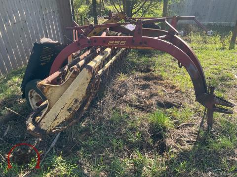 149 · New Holland Rolabar 256 Hay Rake (Used)