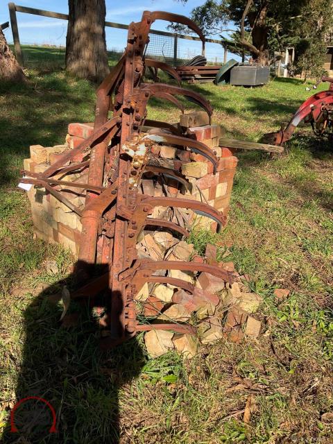 150 · Massey Ferguson 12 Spring Tyne Cultivator (Used)