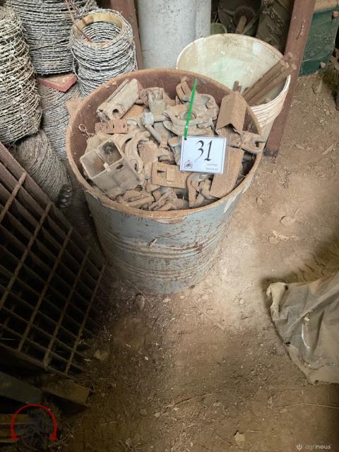 031 · Drum Of Scaffold Brackets (Used)