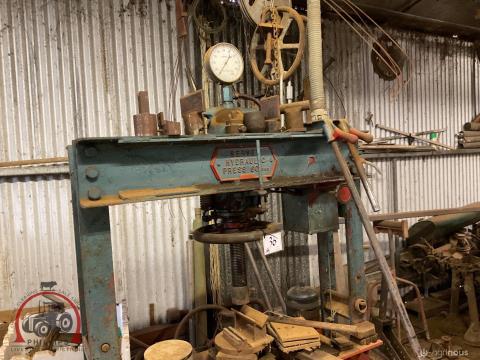 036 · Servex Hydraulic Press (Used)