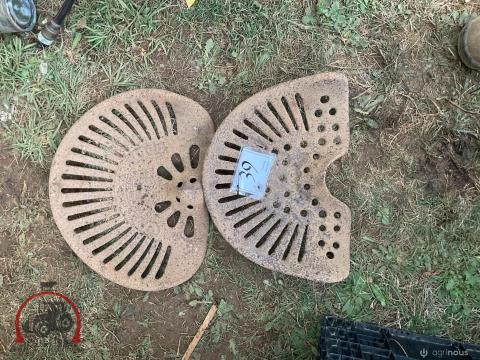 039 · 2 x Cast Seats (Used)
