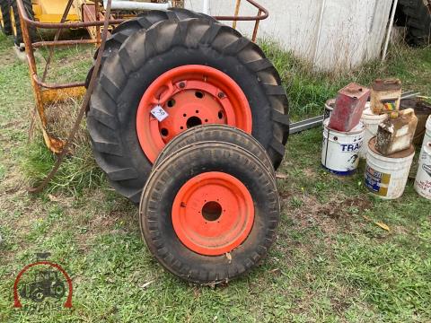 059 · 2 x Fordson rear rims & Brand NEW Tyres (Used)