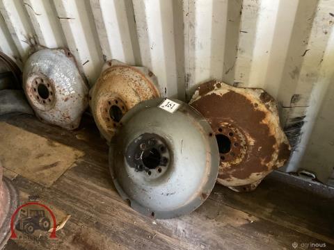 161 · 6 Ferguson Rims and Centres (Used)