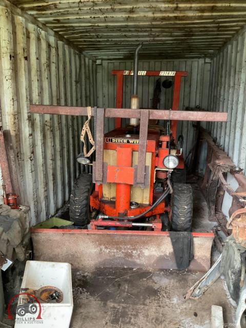 180 · Ditch Witch V30 Trencher (Used)