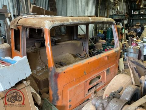 100 · International Acco Cabin-unlined (Used)