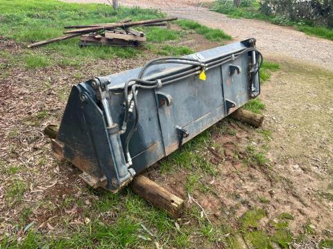 Lot 3 · Burder 4 in 1 Bucket