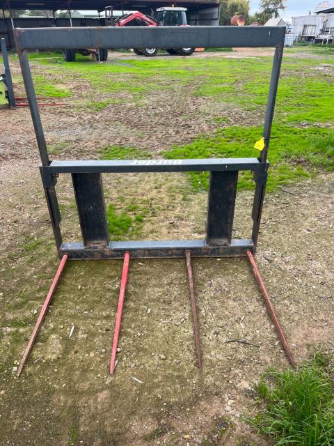 Lot 4 · Burder Hay Forks
