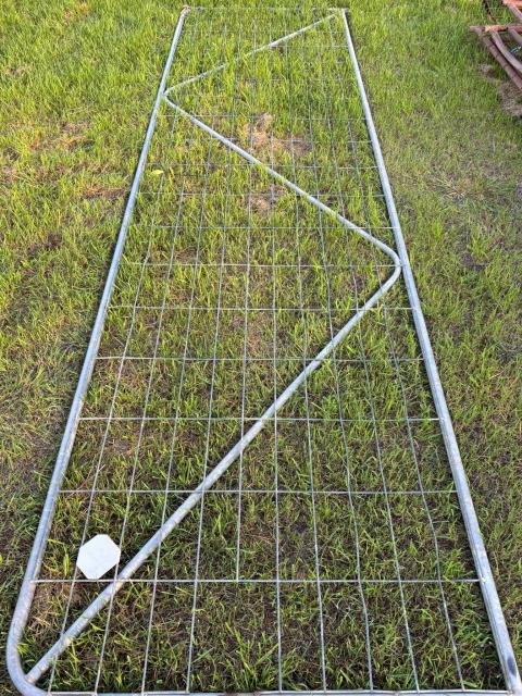 Lot 118 · 1 x 14' gate