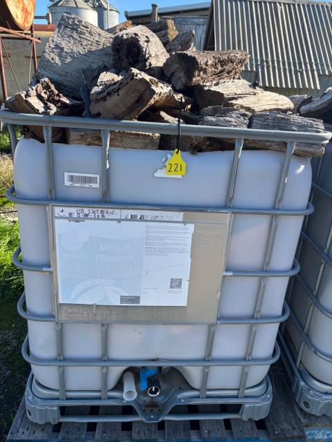 Lot 221 · 1 x shuttle of firewood