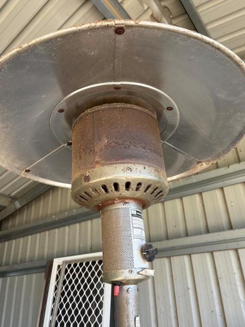 Lot 228 · Rinnai Gas Heater & outdoor patio heater