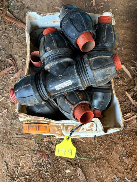 Lot 149 · 1 1/2'' poly fittings