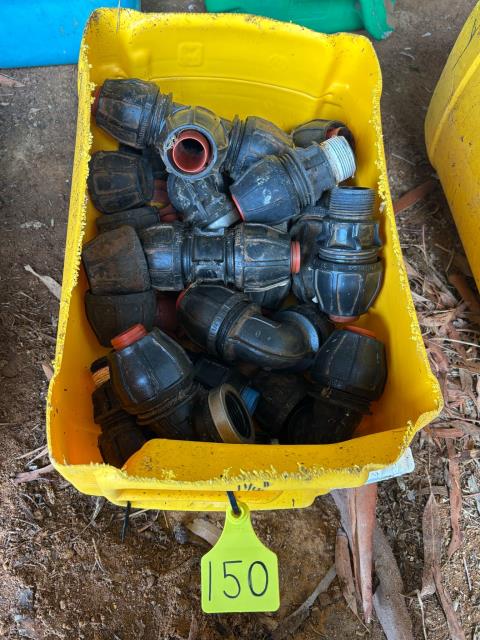 Lot 150 · 1 1/4'' poly fittings