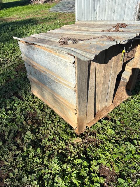 Lot 236 · Dog Kennel