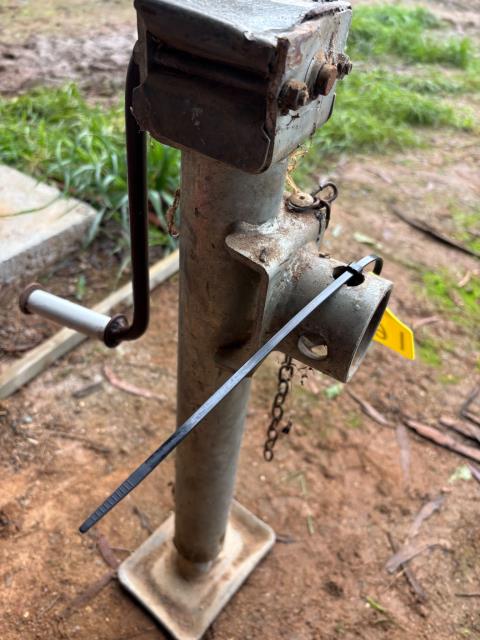 Lot 161 · Swivel Stand Jack