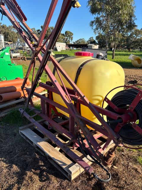 Lot 242 · Hardi 3PL Spray Unit