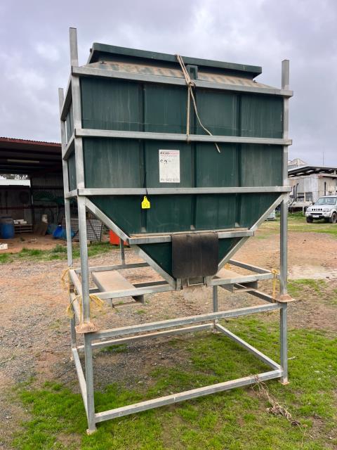 Lot 50 · Polymaster Bulka Bin