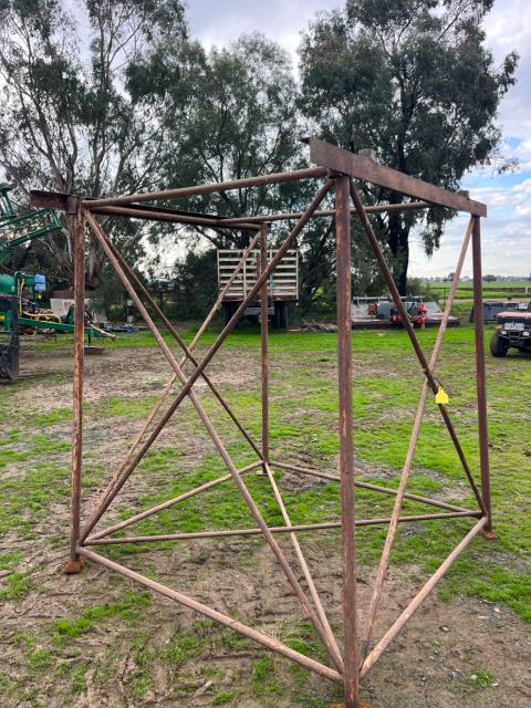 Lot 51 · Stand to suit Polymaster hopper