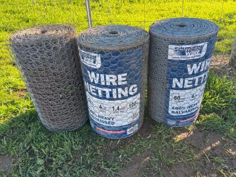 Lot 251 · Wire Netting x 3