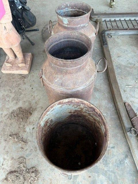 Lot 258 · Milk Cans