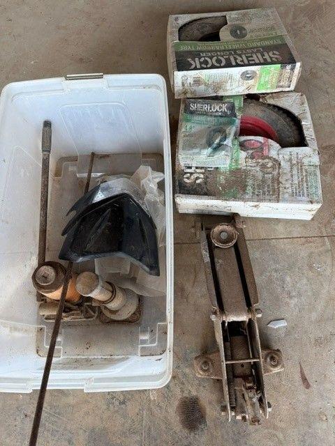 Lot 263 · Jacks
