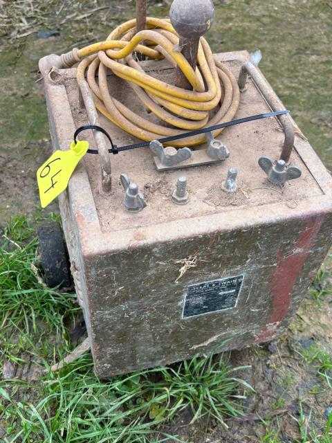 Lot 64 · Old Welder 240v